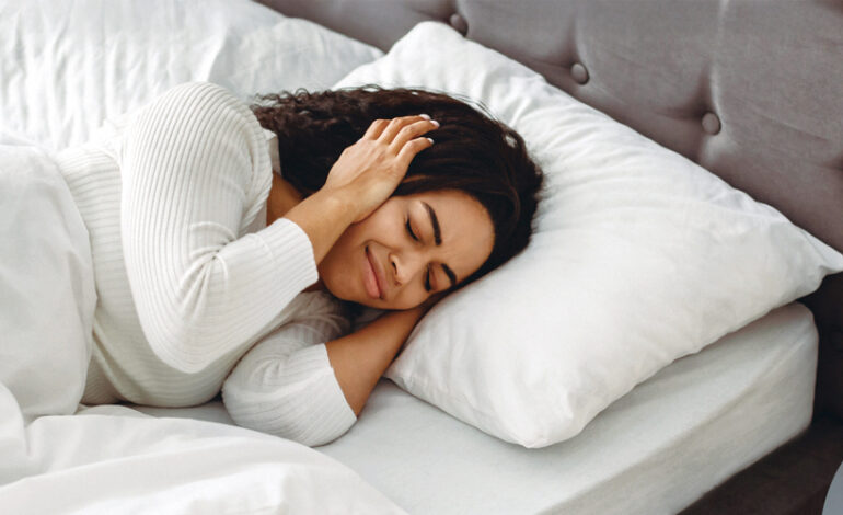 Deux études menées par l’Institut reConnect, sous l’égide de l’Institut Pasteur, lèvent le voile sur l’évolution et la sévérité des acouphènes et sur leur perception pendant le sommeil. Ces résultats permettent de mieux comprendre ce trouble auditif afin d’améliorer sa prévention et sa prise en charge.
