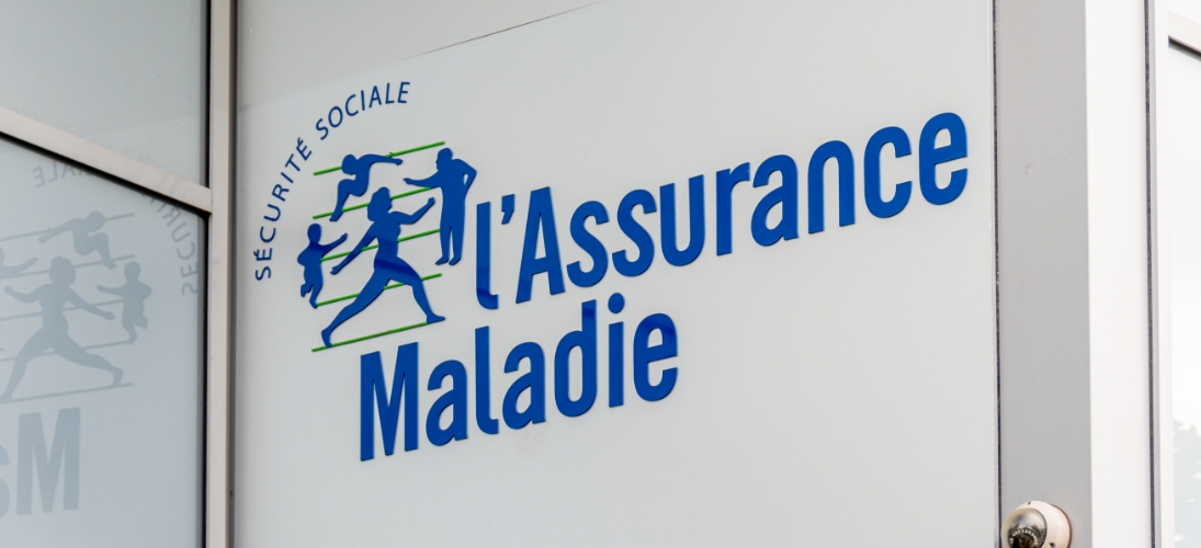 En France, le poids des dépenses de santé sur le budget des ménages varie selon leur niveau de vie et leur statut socioprofessionnel.
