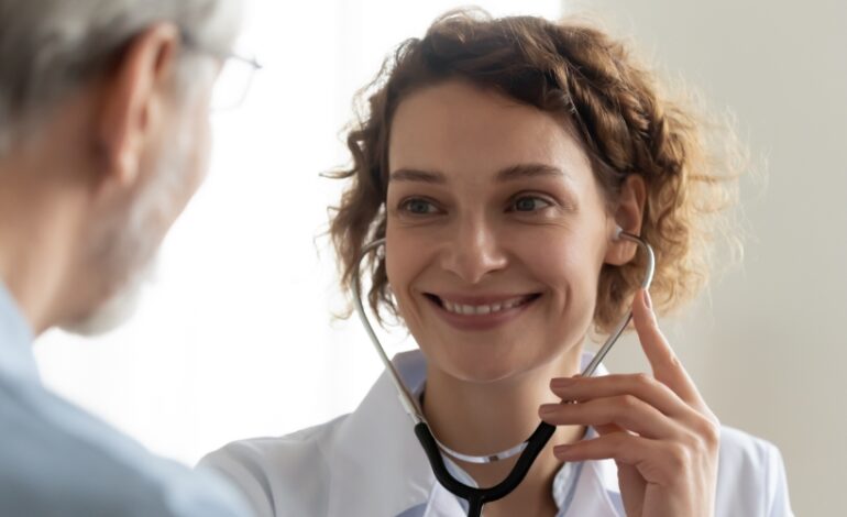 Dès la semaine prochaine, des médecins volontaires proposeront des consultations médicales dans les 151 zones jugées prioritaires. Une mesure concrète pour lutter contre les déserts médicaux et améliorer l’accès aux soins des Français.