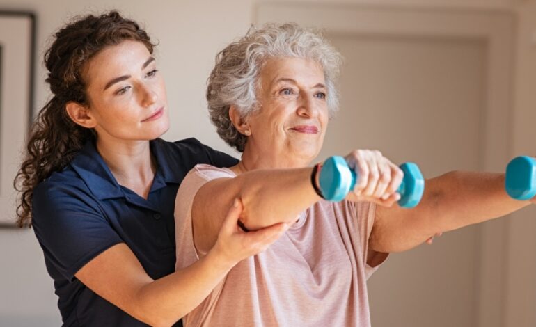 Face à la montée de la sédentarité, à l’augmentation des maladies chroniques et aux enjeux croissants de santé mentale, le gouvernement lance une nouvelle Stratégie nationale Sport-Santé 2025-2030. Présentée le 4 septembre, elle propose douze mesures pour faire de l’activité physique un pilier de la santé publique, à tous les âges.