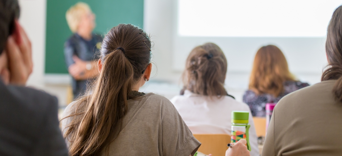 Le Conseil national du sida et des hépatites virales dénonce l’inégale application du programme à l’éducation à la vie affective, relationnelle et sexuelle sur le territoire. Un enseignement pourtant essentiel, et qui doit être proposé à tous les collégiens et lycéens.