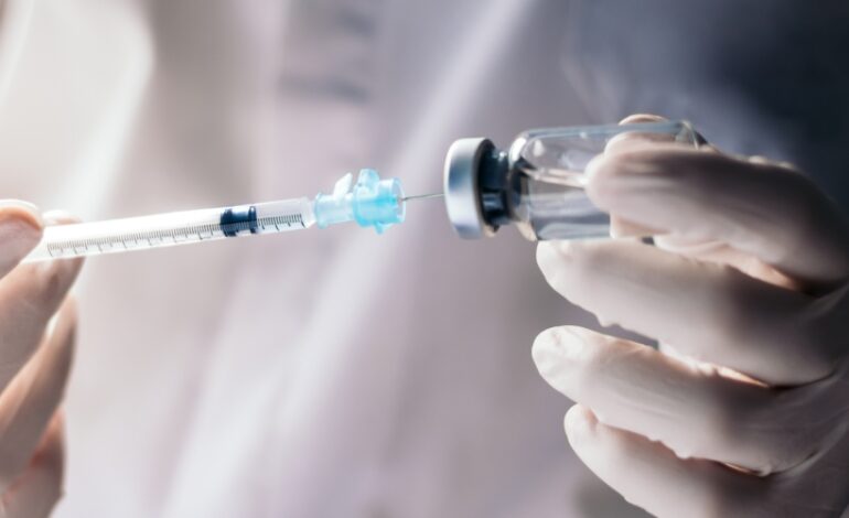 Face à la prolifération des fausses informations, le gouvernement annonce le lancement d’une stratégie nationale de lutte contre la désinformation en santé. Cette initiative vise à garantir une information médicale claire, vérifiée et accessible pour tous.